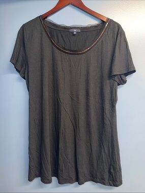 GAP Black Short Sleeve Scoop Neck Tee with Subtle Trim